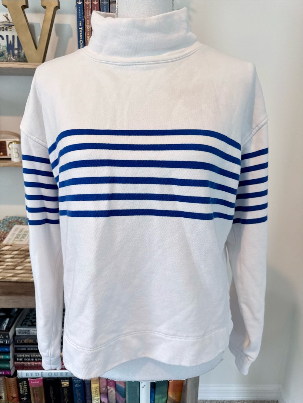 Vineyard Vines White Turtleneck Sweatshirt with Blue Stripes